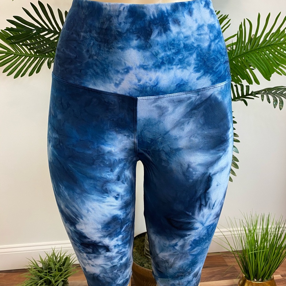 ‼️ Blue Tie Dye Leggings Active Wear Biker Shorts - Picture 6 of 8